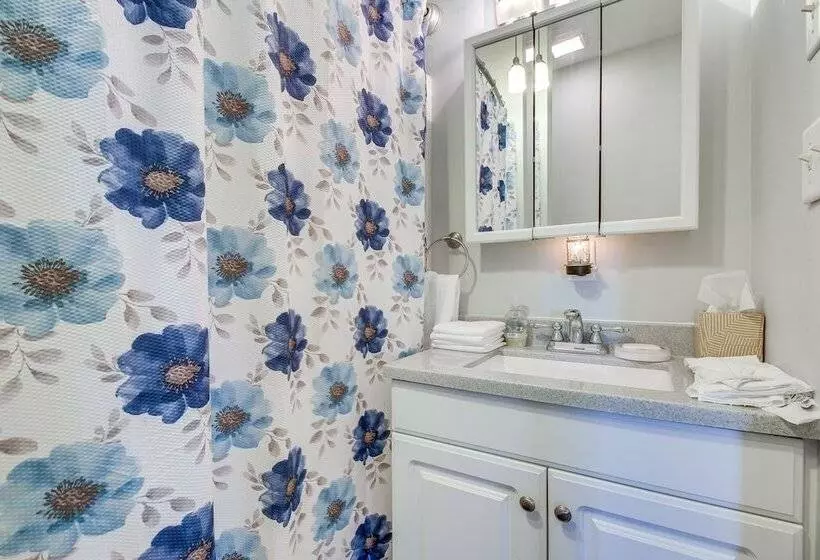 Kentucky Retreat Near Williamstown Lake!