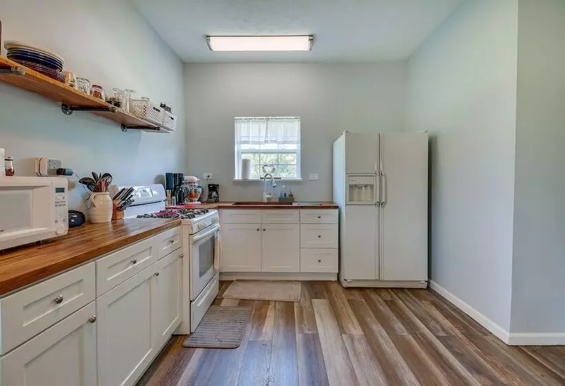 Kentucky Retreat Near Williamstown Lake!