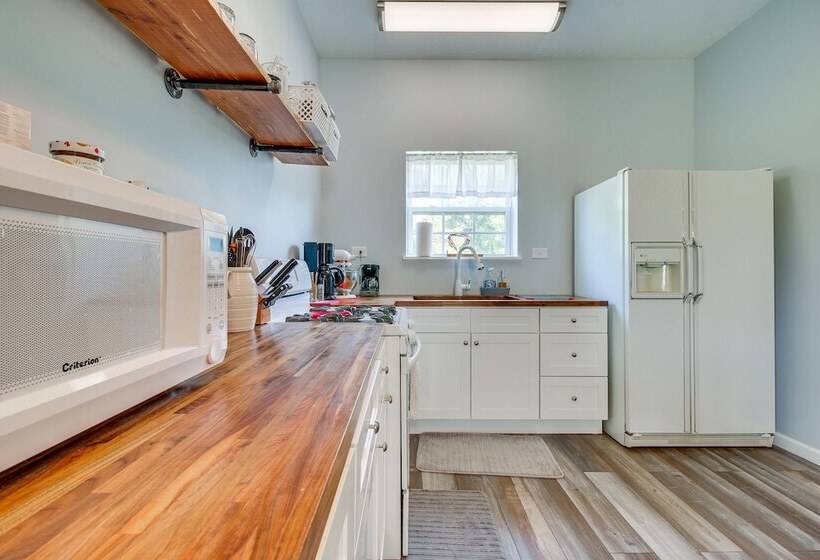 Kentucky Retreat Near Williamstown Lake!