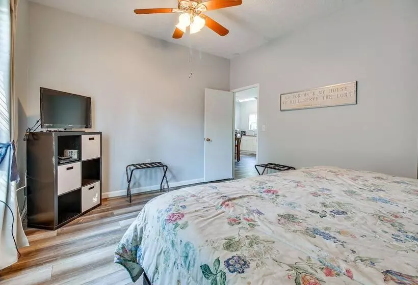 Kentucky Retreat Near Williamstown Lake!