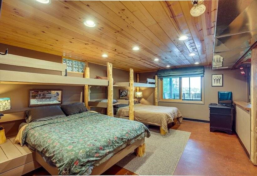 Lakefront Townsend Cabin W/ Fire Pit, Private Dock