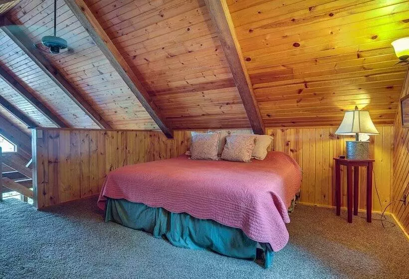 Lakefront Townsend Cabin W/ Fire Pit, Private Dock