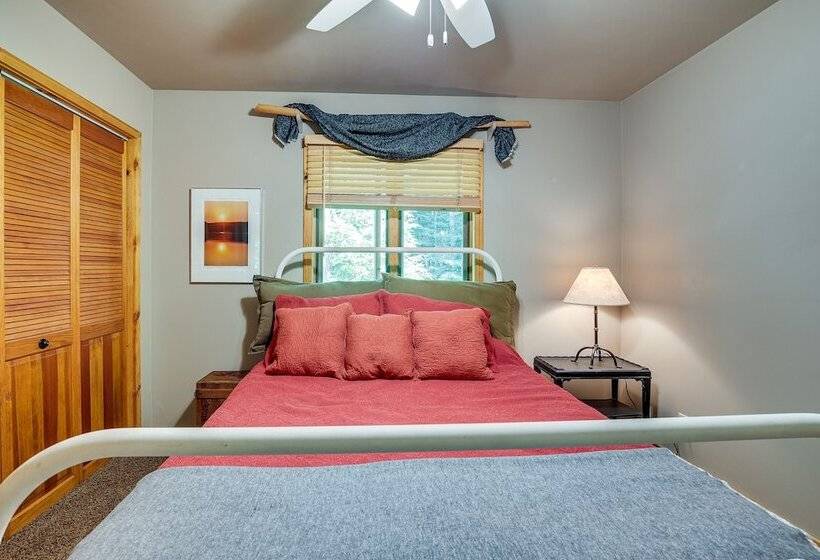 Lakefront Townsend Cabin W/ Fire Pit, Private Dock