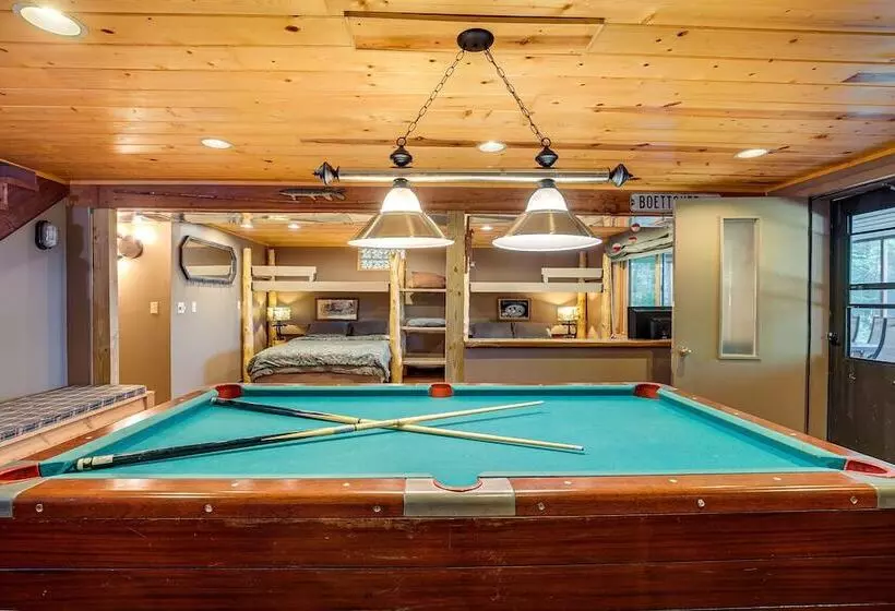 Lakefront Townsend Cabin W/ Fire Pit, Private Dock