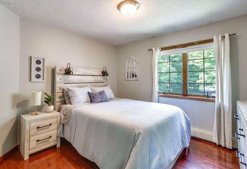 Grand Rapids Retreat W/ Private Boat Dock