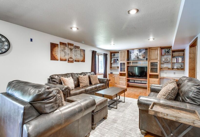 Grand Rapids Retreat W/ Private Boat Dock