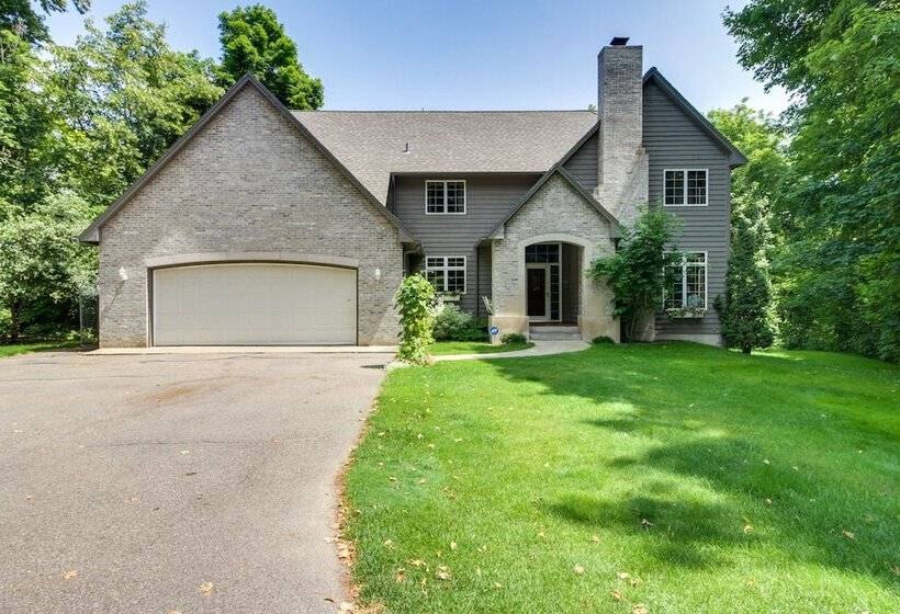 Grand Rapids Retreat W/ Private Boat Dock