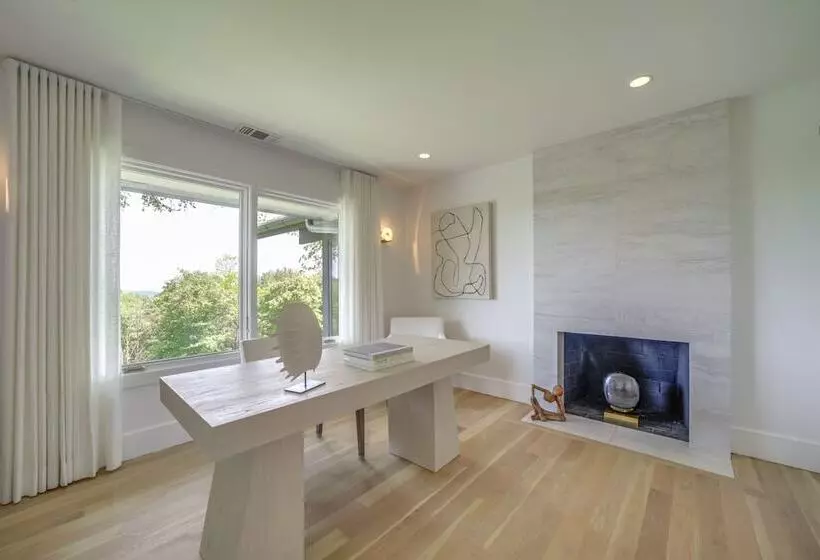 Luxurious Mountain Retreat W/ Long Range Views!