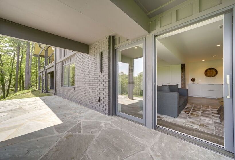 Luxurious Mountain Retreat W/ Long Range Views!