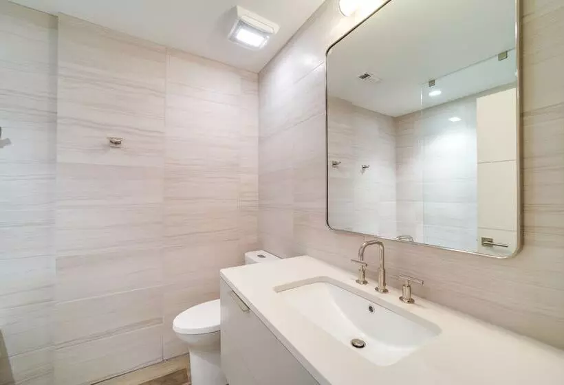 Luxurious Mountain Retreat W/ Long Range Views!