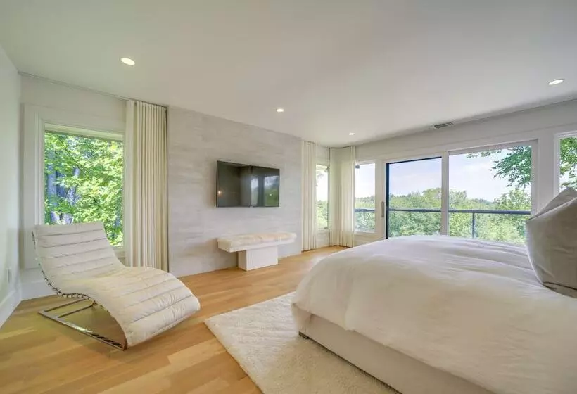 Luxurious Mountain Retreat W/ Long Range Views!