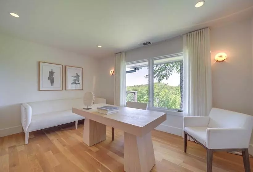 Luxurious Mountain Retreat W/ Long Range Views!