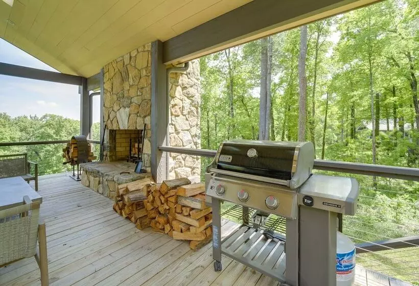 Luxurious Mountain Retreat W/ Long Range Views!