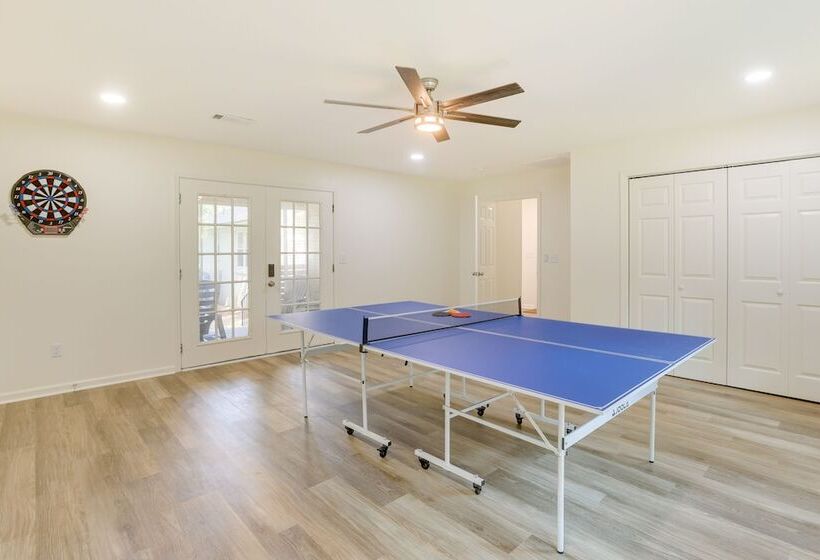 Northport Game Day Getaway: 5 Mi To University!