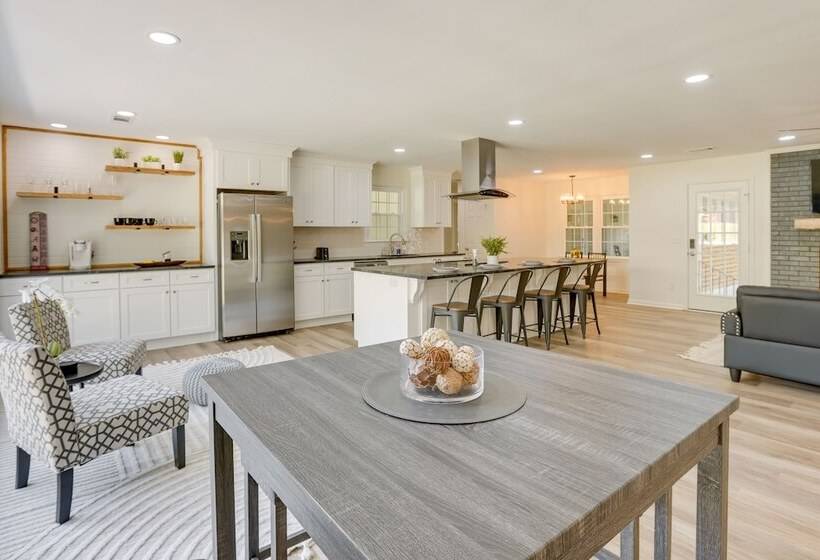 Northport Game Day Getaway: 5 Mi To University!