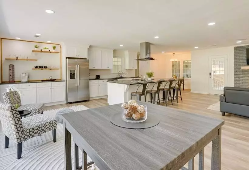 Northport Game Day Getaway: 5 Mi To University!