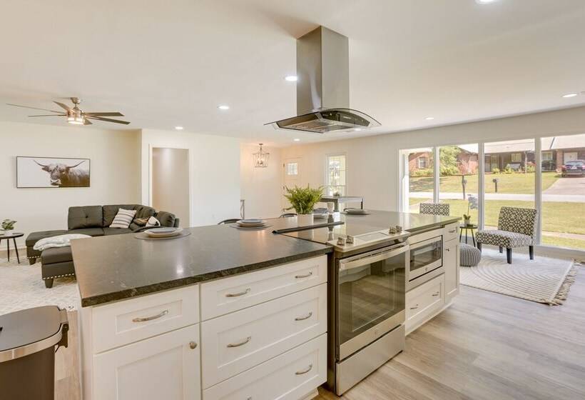 Northport Game Day Getaway: 5 Mi To University!