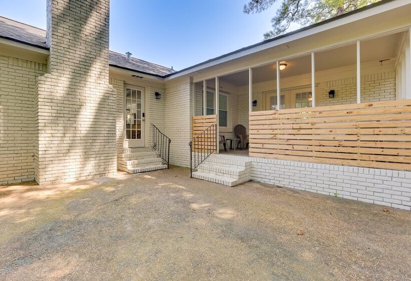 Northport Game Day Getaway: 5 Mi To University!