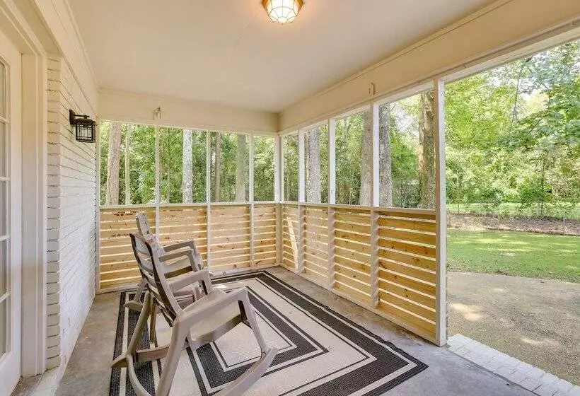 Northport Game Day Getaway: 5 Mi To University!