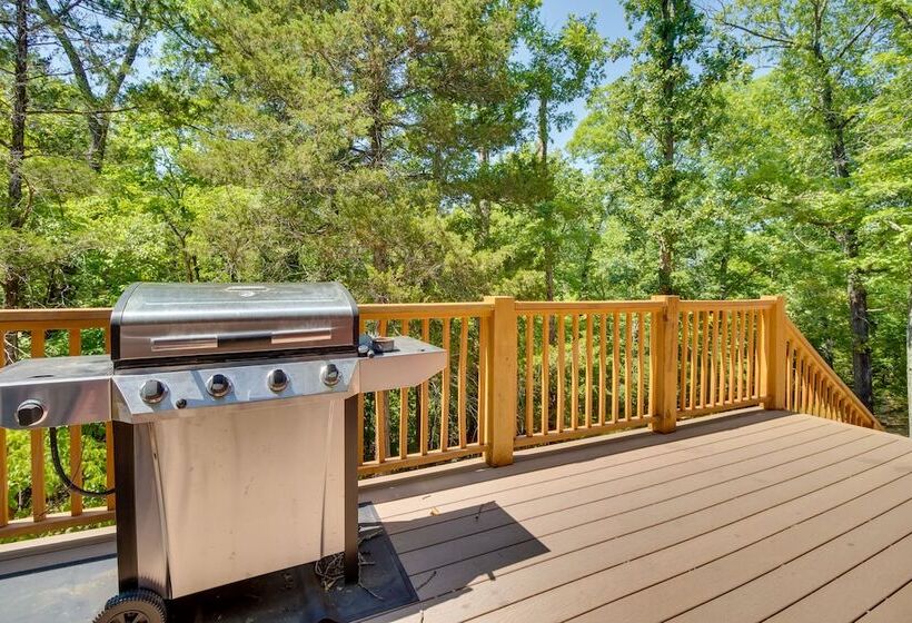 Oakland Oasis: Serene Retreat In The Ozarks