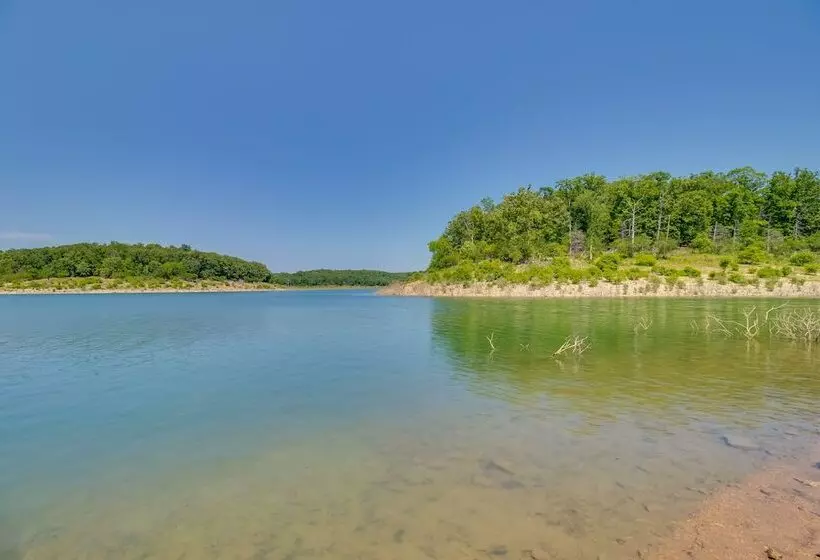 Oakland Oasis: Serene Retreat In The Ozarks