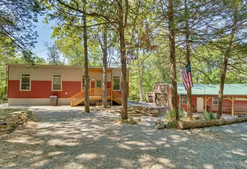 Oakland Oasis: Serene Retreat In The Ozarks