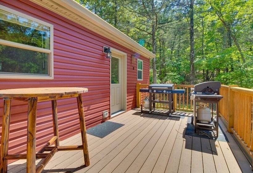 Oakland Oasis: Serene Retreat In The Ozarks