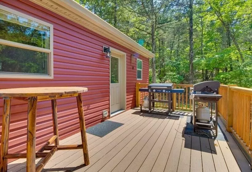 Oakland Oasis: Serene Retreat In The Ozarks