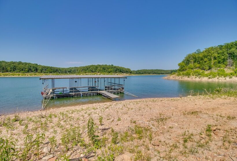 Oakland Oasis: Serene Retreat In The Ozarks