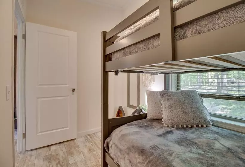 Oakland Oasis: Serene Retreat In The Ozarks