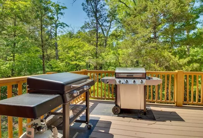 Oakland Oasis: Serene Retreat In The Ozarks