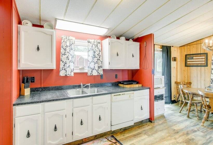 Pet Friendly Arkdale Vacation Rental, 2 Mi To Lake