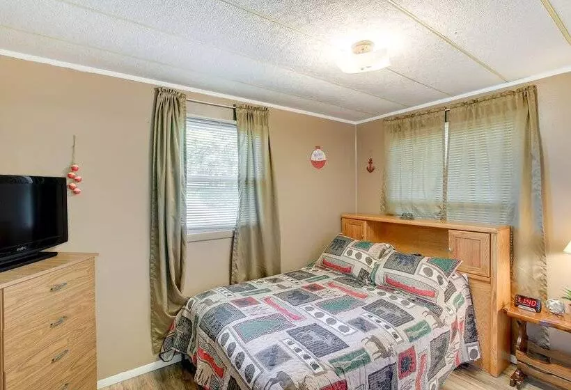 Pet Friendly Arkdale Vacation Rental, 2 Mi To Lake