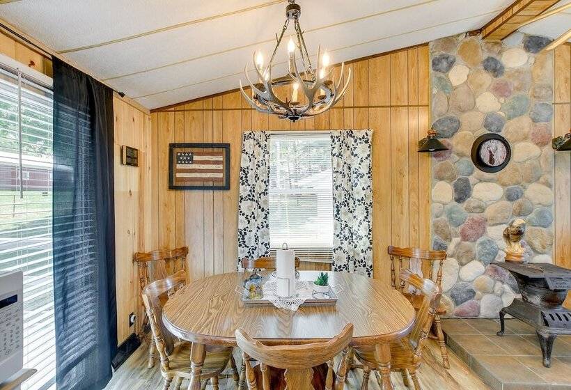 Pet Friendly Arkdale Vacation Rental, 2 Mi To Lake