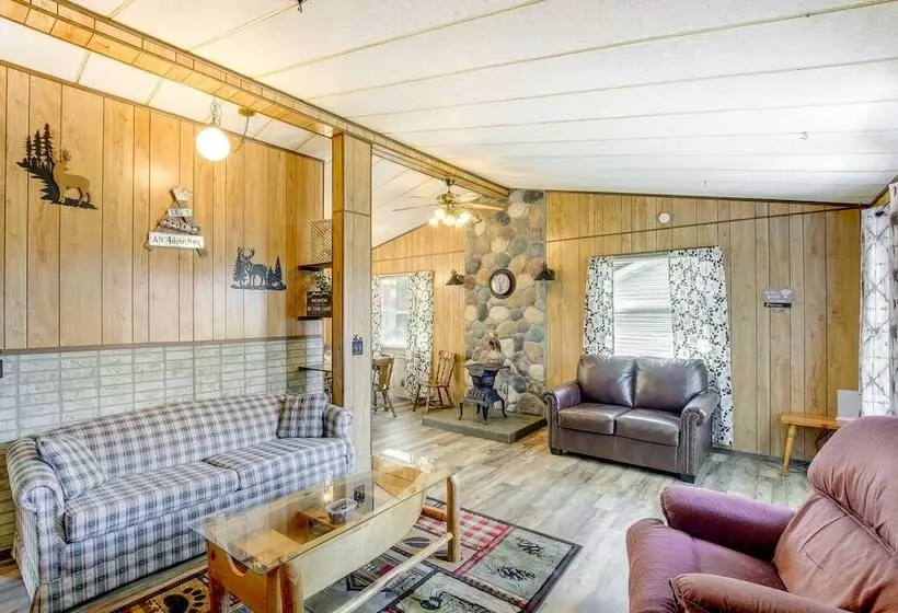Pet Friendly Arkdale Vacation Rental, 2 Mi To Lake