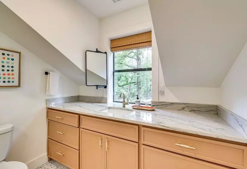 Pet Friendly Garfield Cabin On Beaver Lake!