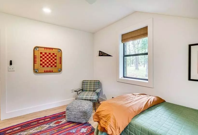 Pet Friendly Garfield Cabin On Beaver Lake!