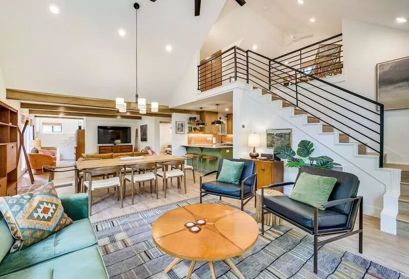 Pet Friendly Garfield Cabin On Beaver Lake!