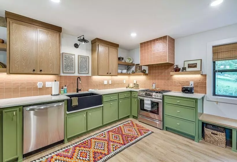 Pet Friendly Garfield Cabin On Beaver Lake!