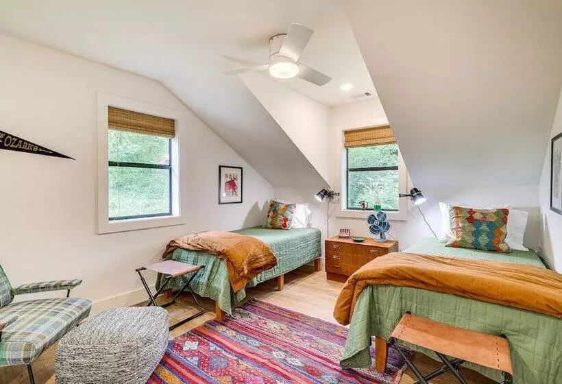 Pet Friendly Garfield Cabin On Beaver Lake!