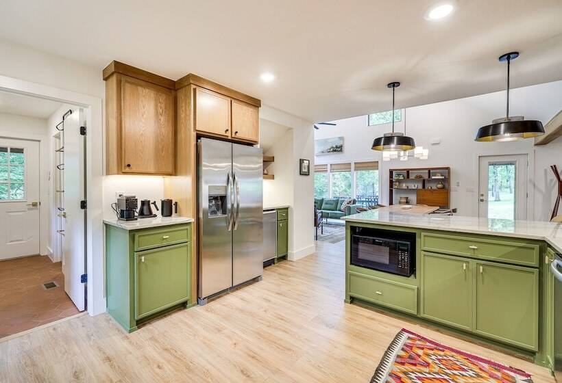 Pet Friendly Garfield Cabin On Beaver Lake!