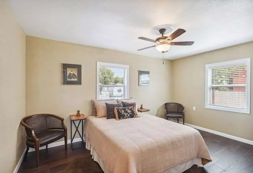 Quaint Midland Home ~ 1 Mi To Downtown!