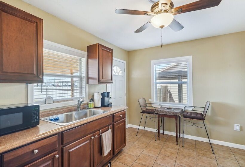 Quaint Midland Home ~ 1 Mi To Downtown!