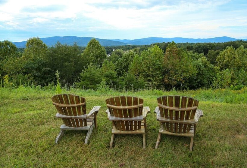 Quiet Charlottesville Hideaway In Baileys Retreat!