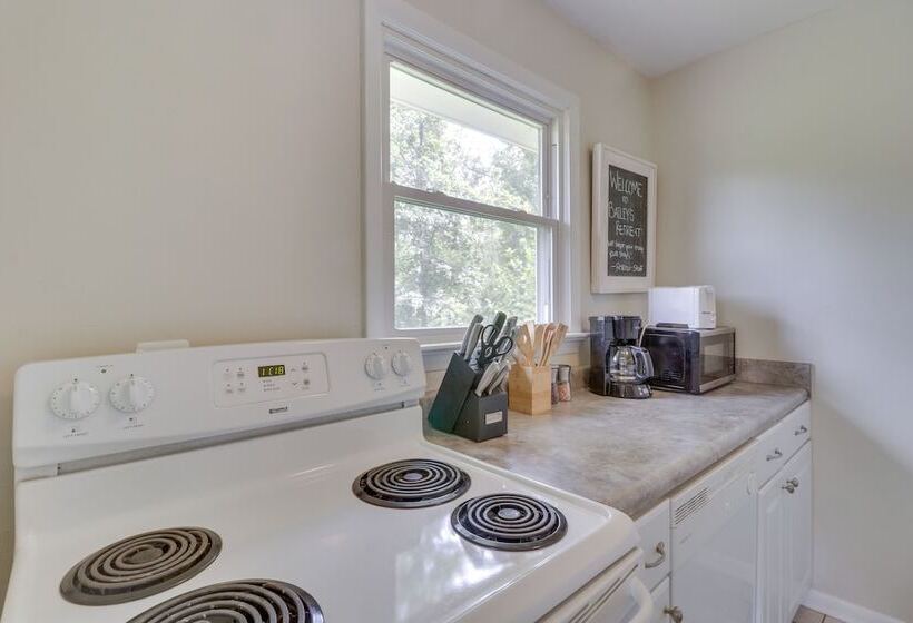 Quiet Charlottesville Hideaway In Baileys Retreat!