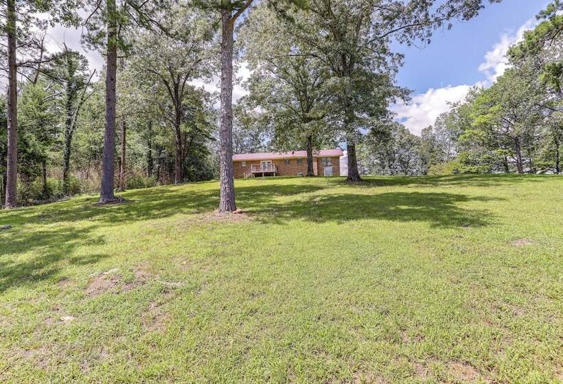 Rural Melbourne House With Deck!