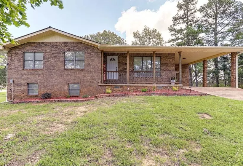 Rural Melbourne House With Deck!