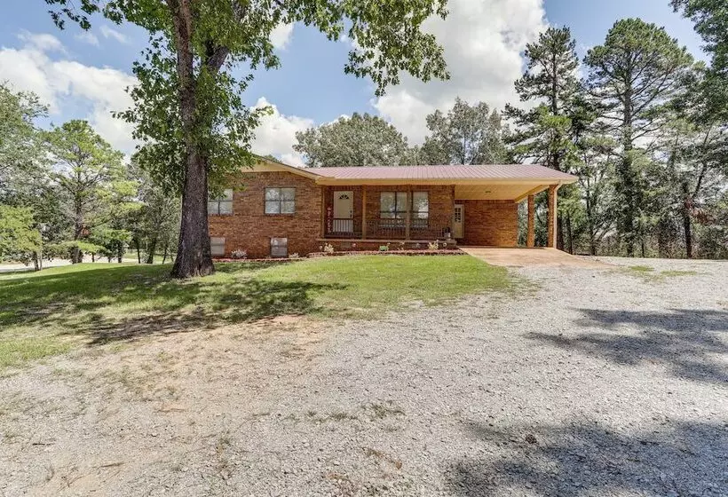 Rural Melbourne House With Deck!