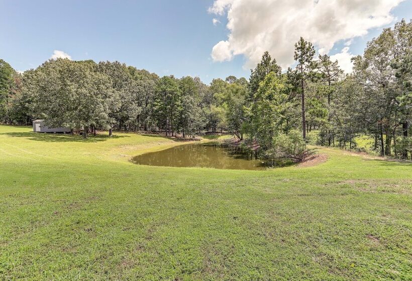 Rural Melbourne House With Deck!