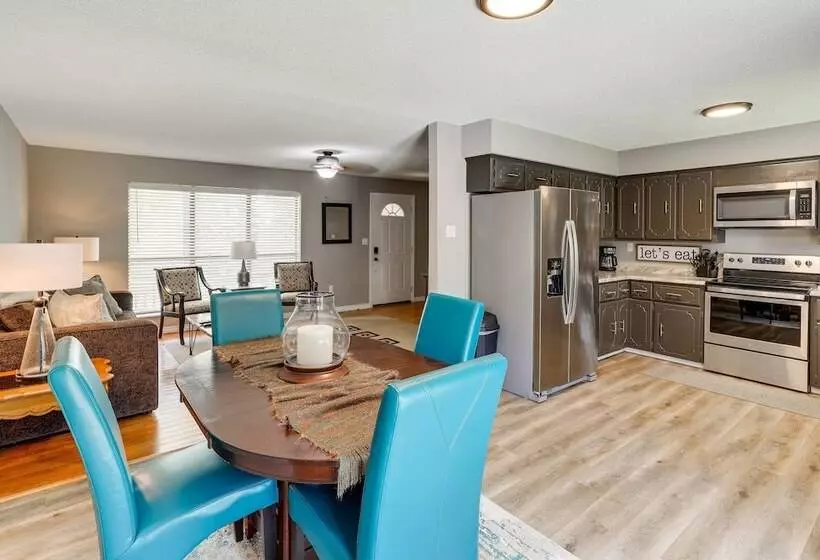 Rural Melbourne House With Deck!